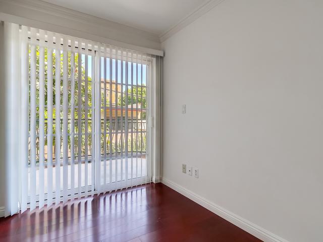 Building Photo - 700 S Ardmore Ave