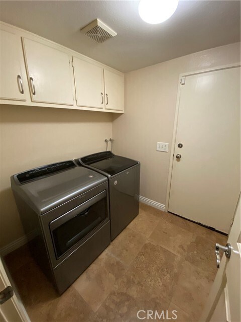 Building Photo - 1121 S Positano Ave