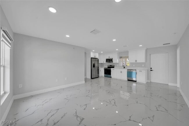 Building Photo - 3307 40th St W
