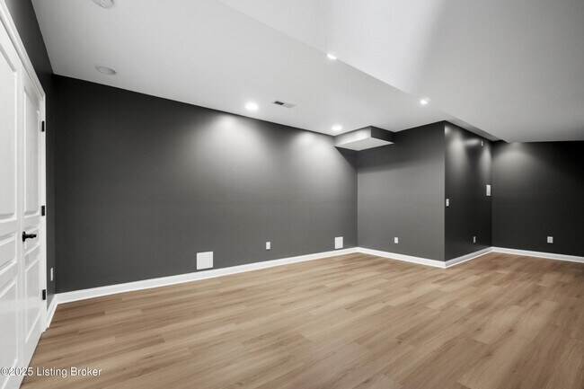 Building Photo - 5508 Rock Valley Way