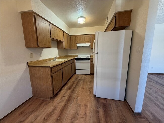 Building Photo - 2765 Cll De Mercado