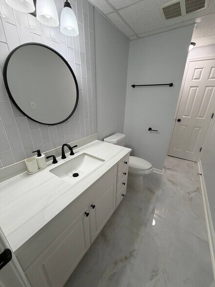 Building Photo - 1772 Ascot Run NW