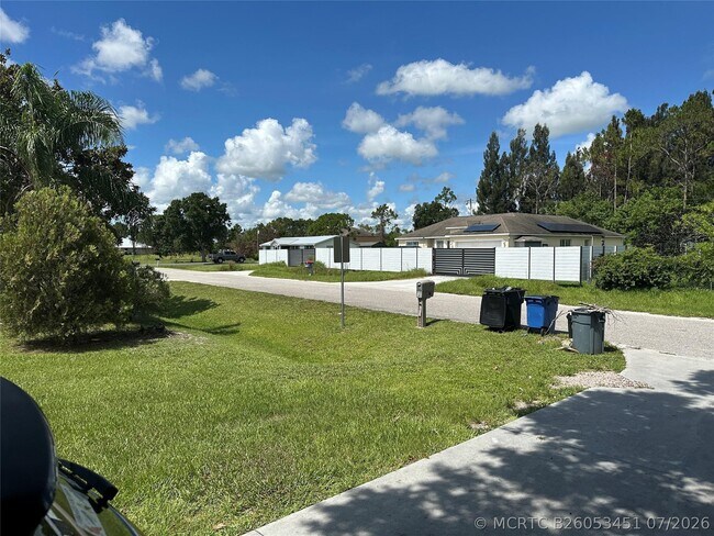 Building Photo - 3422 NW 26th Ave