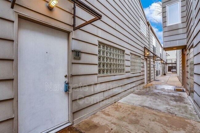 Building Photo - 4134 Travis St