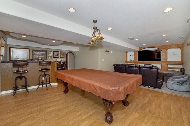 Building Photo - Spacious 2-Story with Mountain Views School District-20