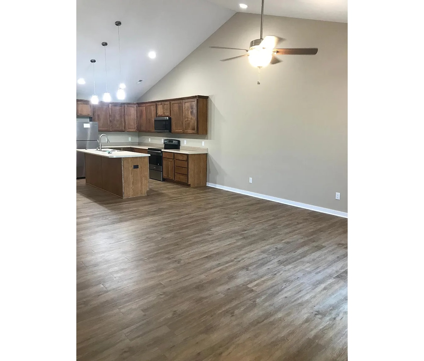 Building Photo - 1070 Augusta Dr
