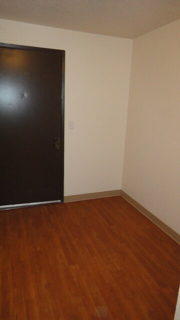 Building Photo - 1625 Kent Des Moines Rd