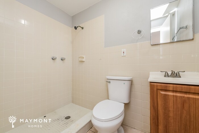 Building Photo - 5608 32nd Ave N