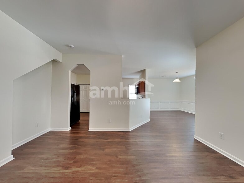 Building Photo - 2321 King Malcolm Ln