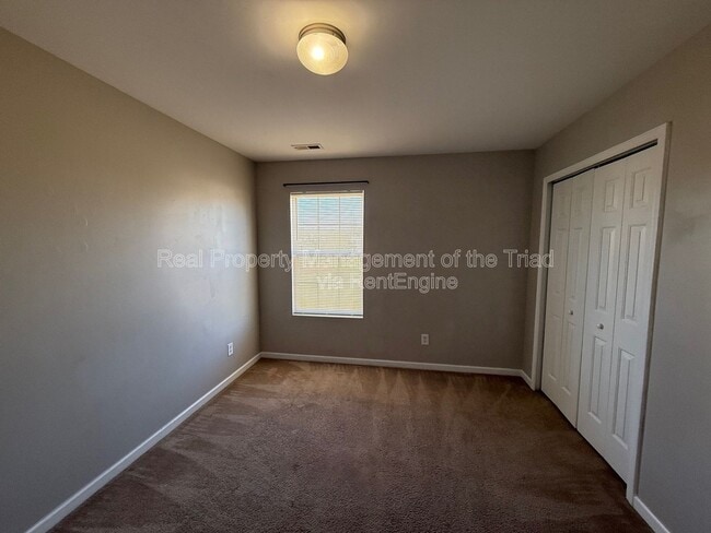 Building Photo - 5207 Silverbrook Dr