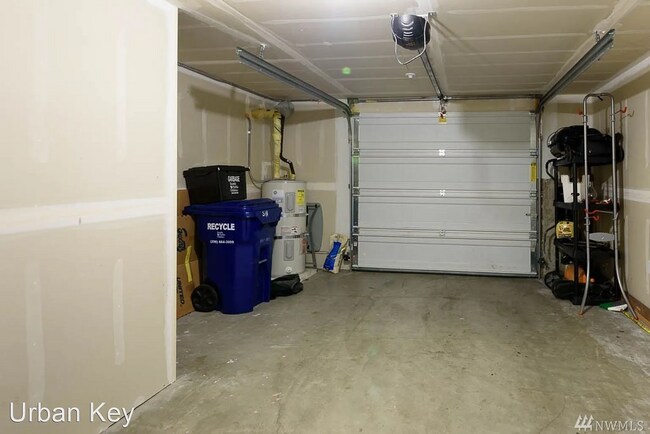 Building Photo - 511 21st Ave