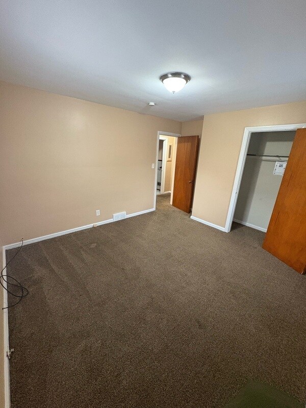 Building Photo - 14836 Rutherford St