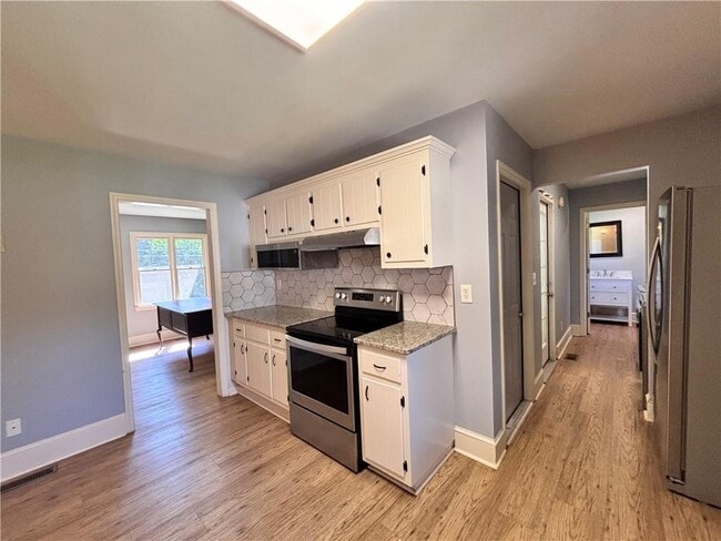 Building Photo - 462 Gibson Trail