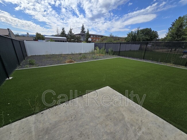 Building Photo - 9616 E Nixon Ln