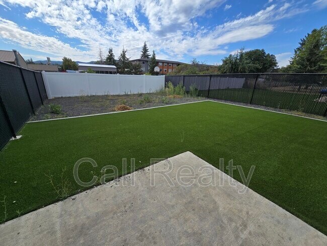 Building Photo - 9618 E Nixon Ln