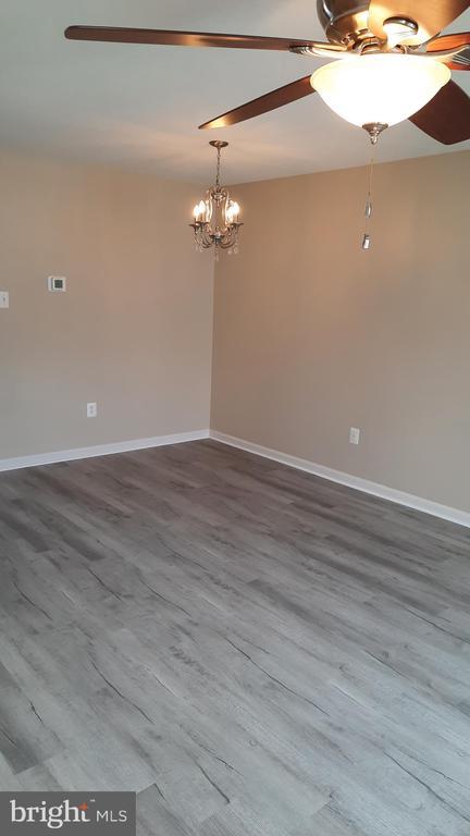 Building Photo - 7546 Stephen Dr