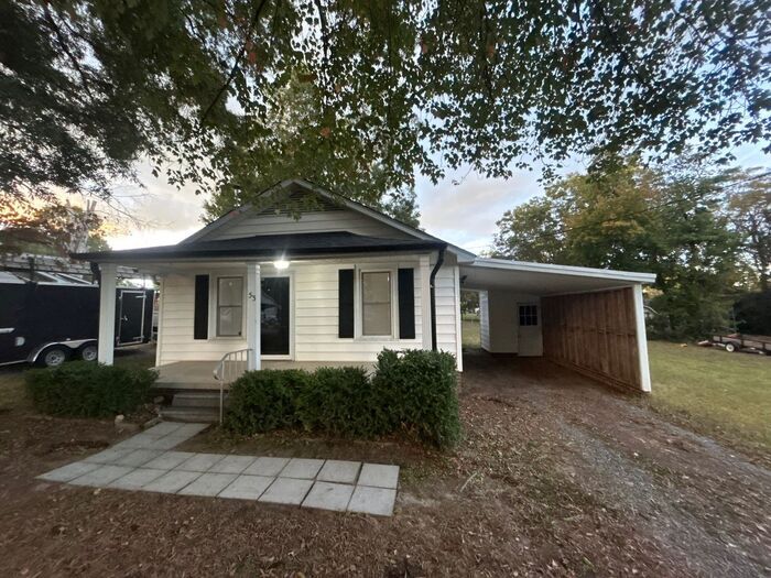 Building Photo - 53 Highland Ave SW