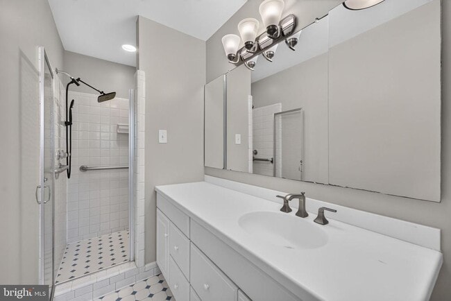 Building Photo - 6443 Walters Woods Dr