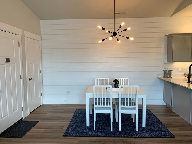 Building Photo - 13032 S Tortola Dr