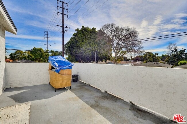 Building Photo - 2200 Easy Ave