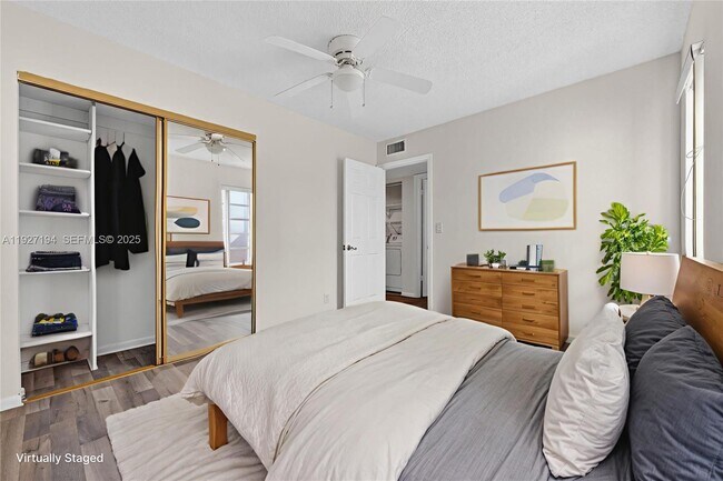 Building Photo - 3100 Riverside Dr