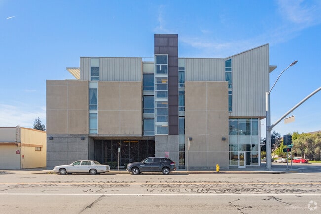 Building - Salinas Gateway Senior Apartments
