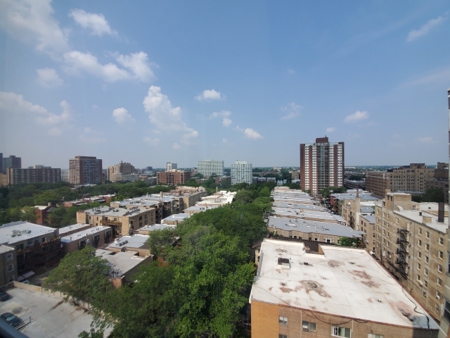 Building Photo - 4960 N Marine Dr