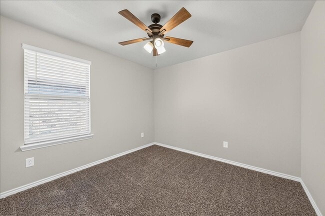 Building Photo - 8133 Cattlemen Dr