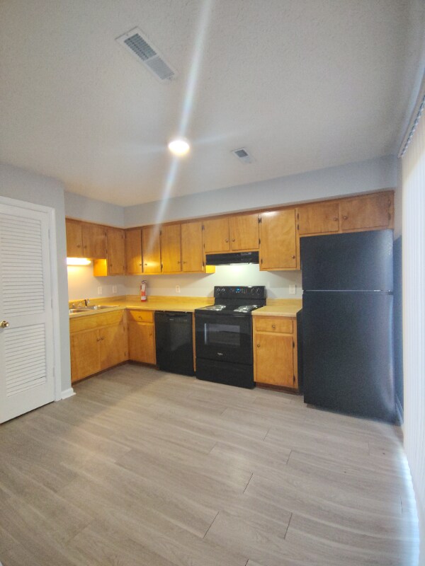 Building Photo - 74 Ferguson Dr