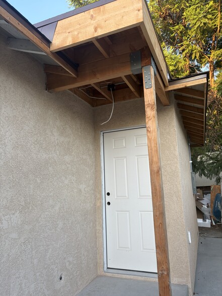 Building Photo - 10346 Pounds Ave