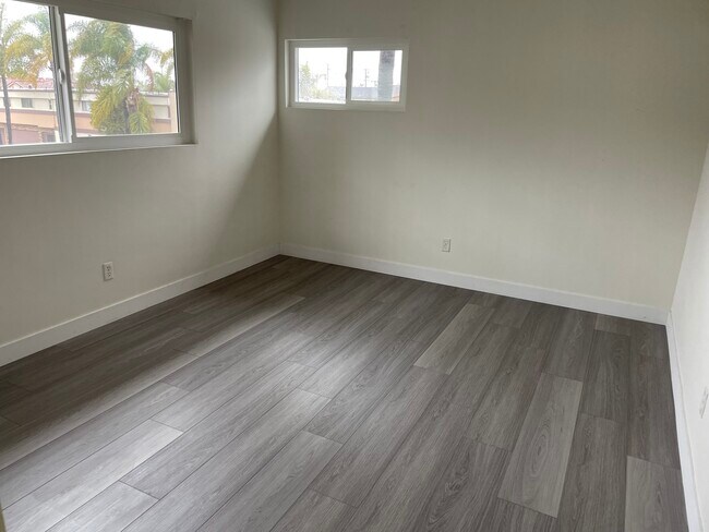 first bedroom - 25219 Loytan St