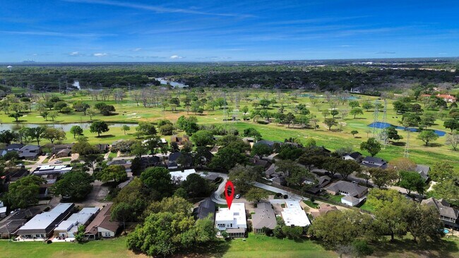 Building Photo - 5 Tiffany Square