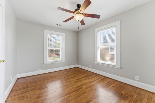 Building Photo - 202 Warren St SE