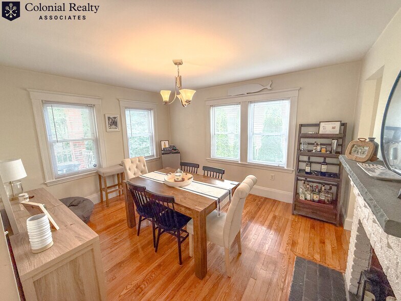 Building Photo - 81 Putnam St