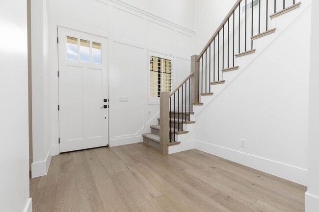 Building Photo - Beautiful 5 bed | 4 Bath | 3 Car Garage