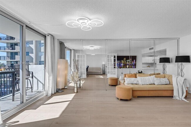 Building Photo - 9273 Collins Ave