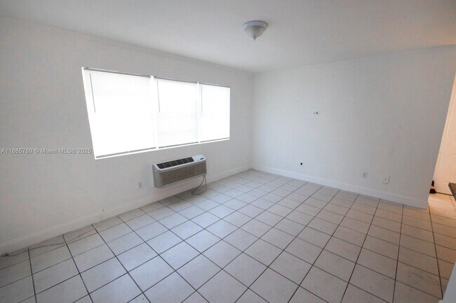 Building Photo - 7315 Byron Ave