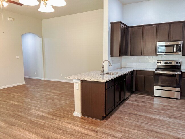 Building Photo - 10007 Westover Bluff