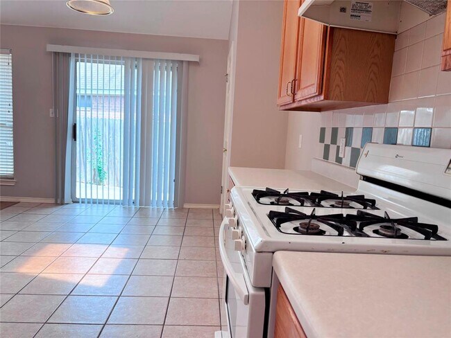 Building Photo - 14901 Sand Dollar Ct