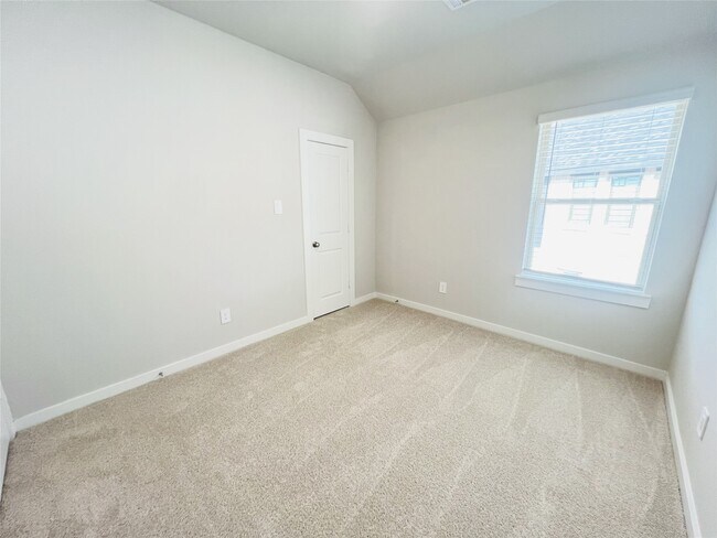 Building Photo - 29818 Ellwood Ln