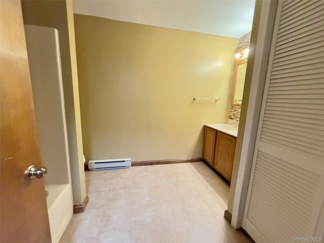 Building Photo - 709 NY-17M