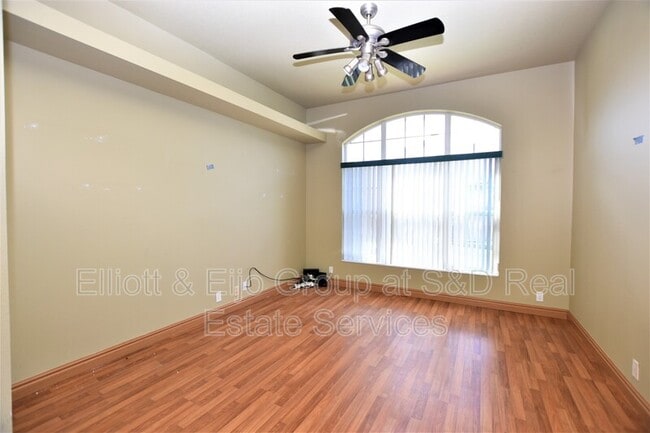 Building Photo - 2218 Longleaf Cir