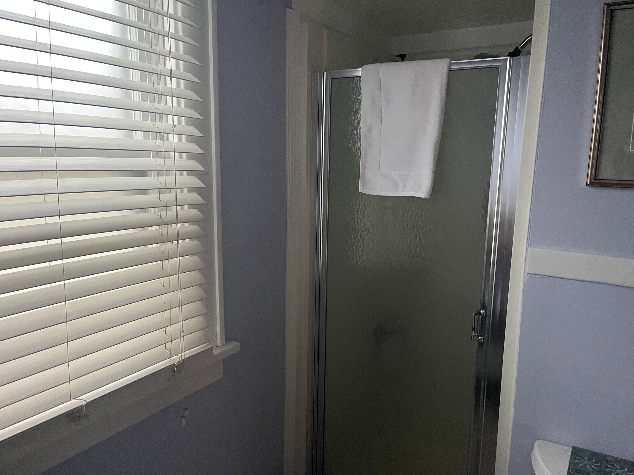 Building Photo - 719 W 2nd St