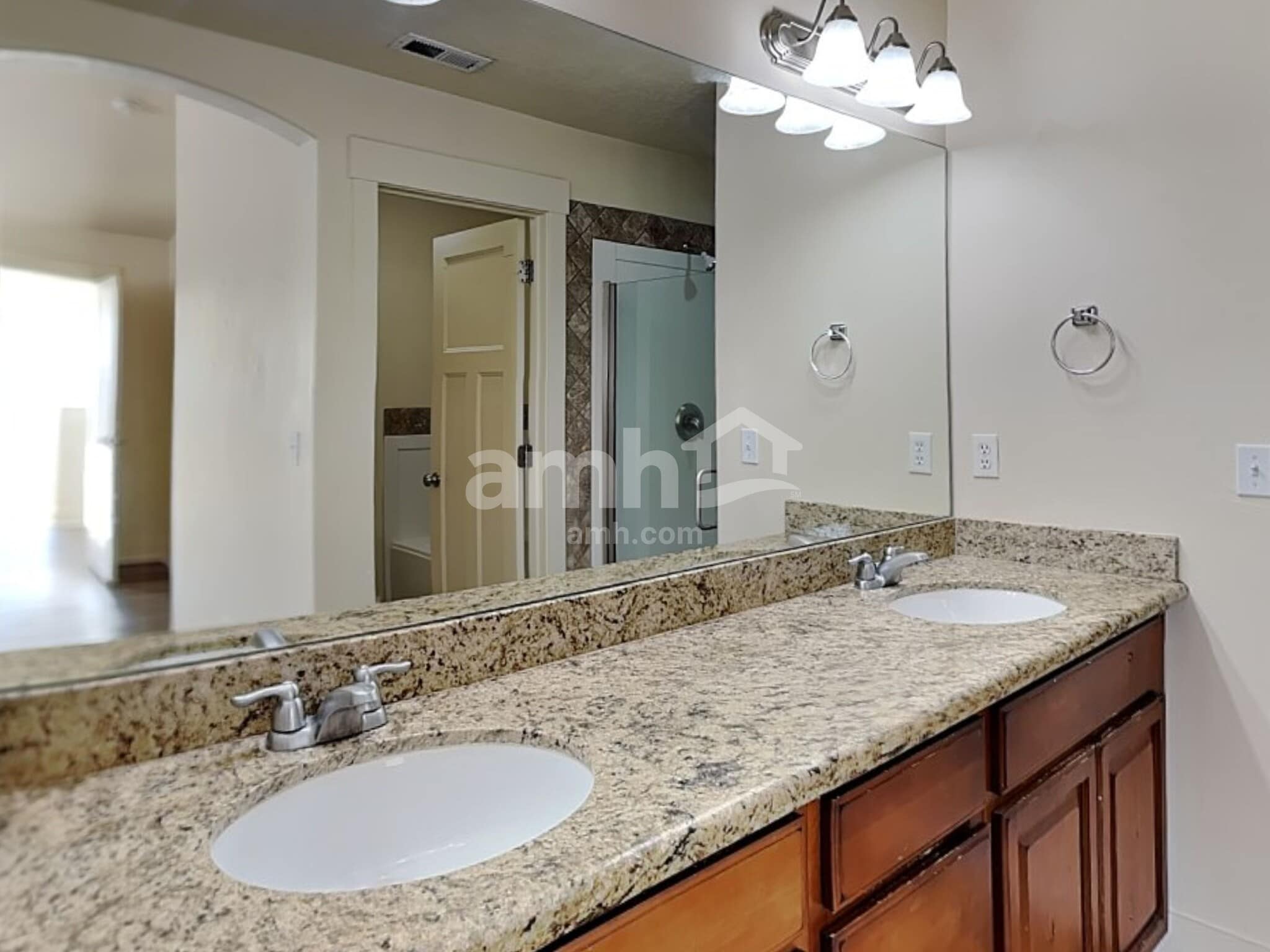 Building Photo - 4792 Addison Ave