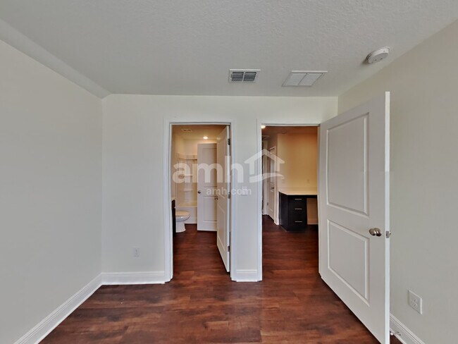 Building Photo - 27501 St Andrews Ave