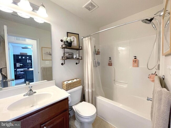 Building Photo - 519 Gate Dancer Ct