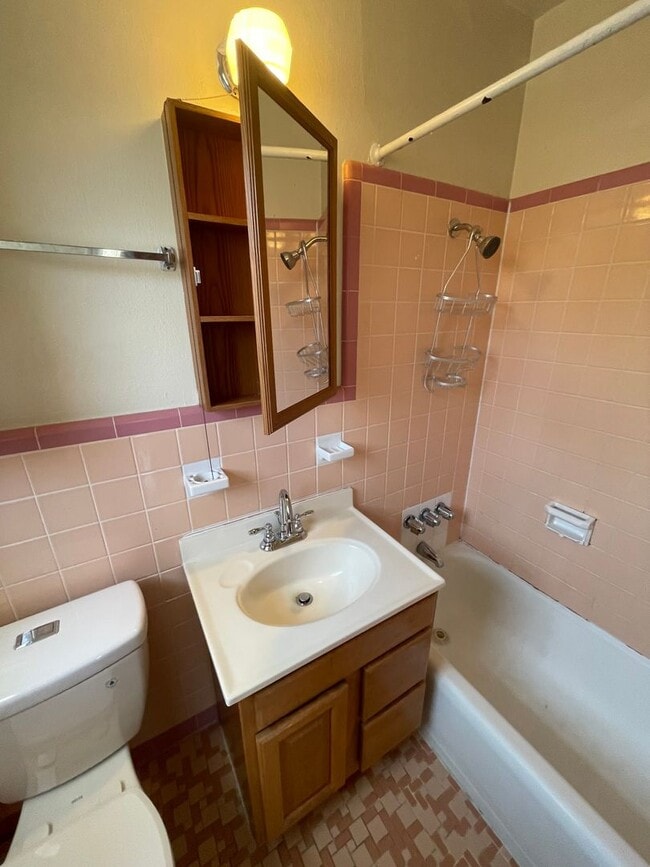 Building Photo - 1320 Postoffice St