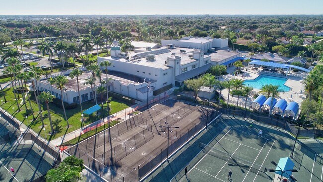 Building Photo - 9553 Shadybrook Dr