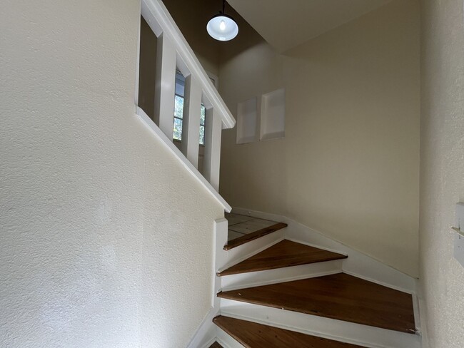 Building Photo - Ready for move in