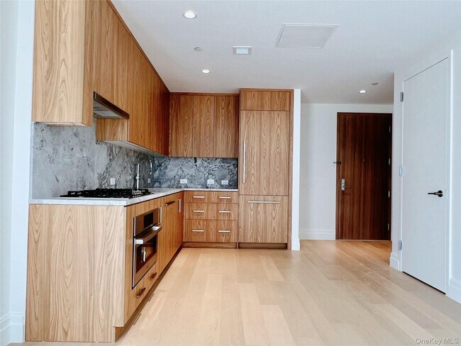 Building Photo - 30-55-55 Vernon Blvd